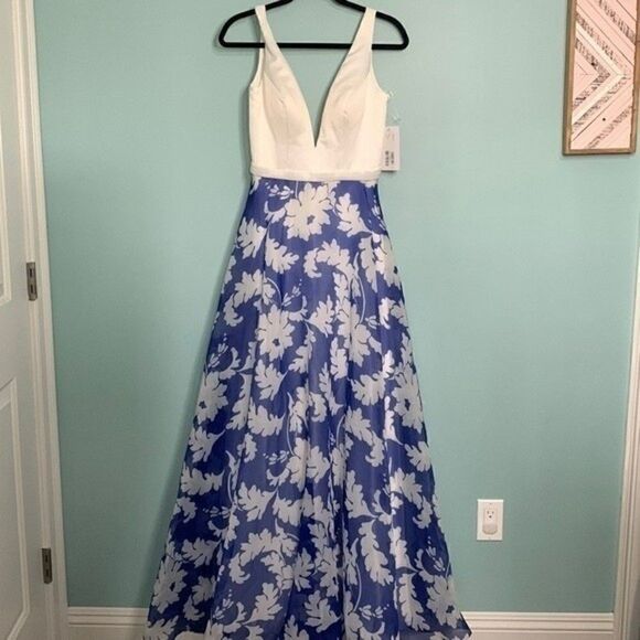 JVN by Jovanni Plunging Neck Gown NWT - Picture 1 of 10